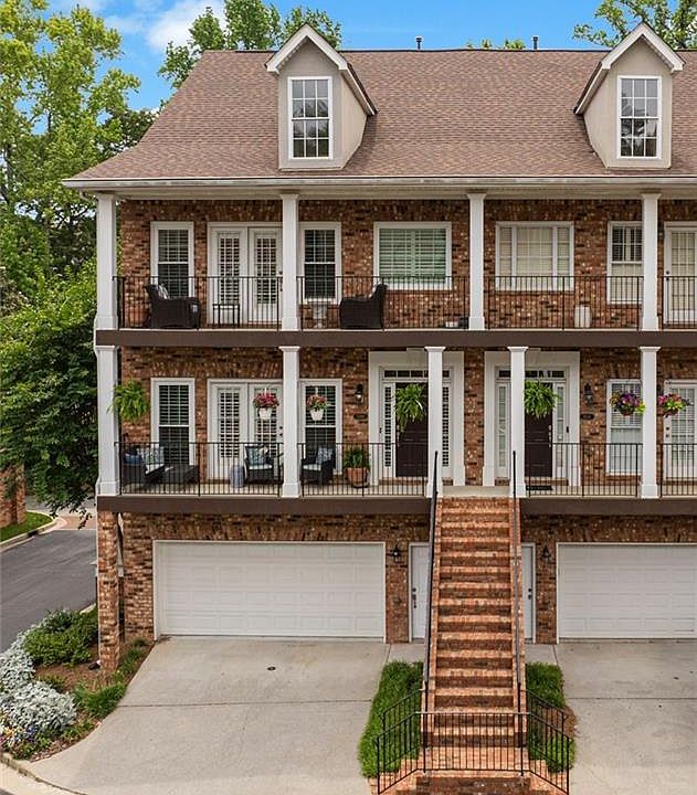 1st image of 2560 Oglethorpe Cir NE