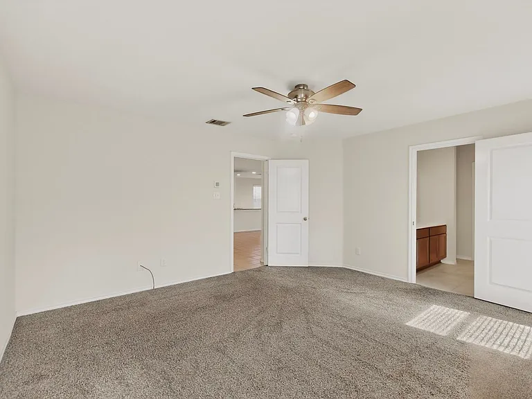 1901 Princeton Ave — Photo 21