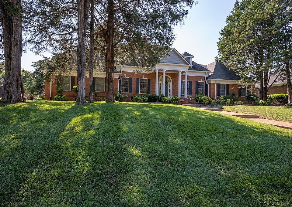 1st image of 3029 Saint Johns Dr