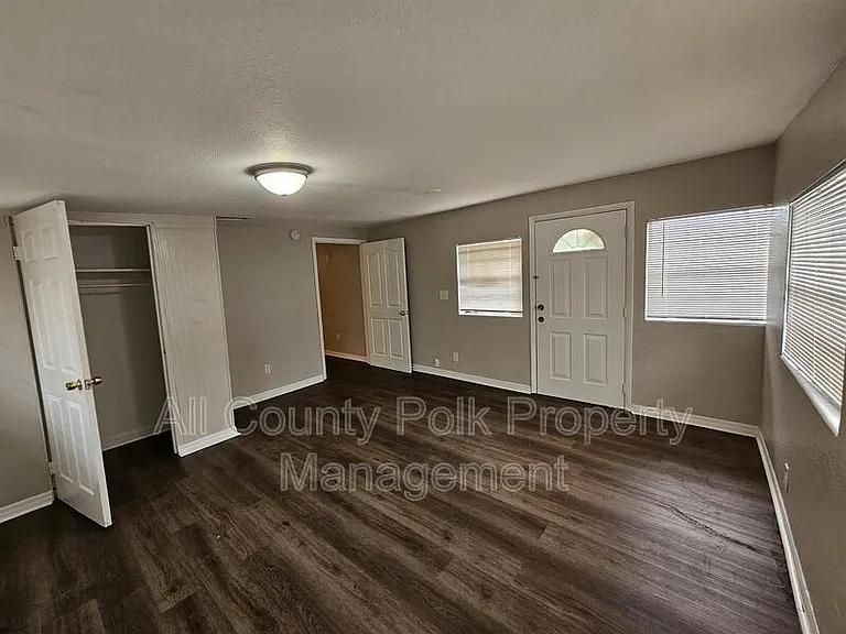 2619 Crutchfield Rd — Photo 2