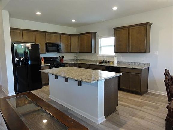 2nd image of 15516 Grassy Ln