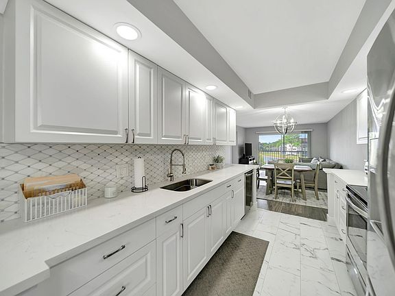 3rd image of 13800 SW 14th Street #306 C