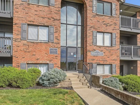 9473 Woodland Hills Dr, Hamilton, OH 45011