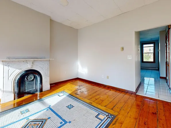 60-62 Chelsea St, Boston, MA