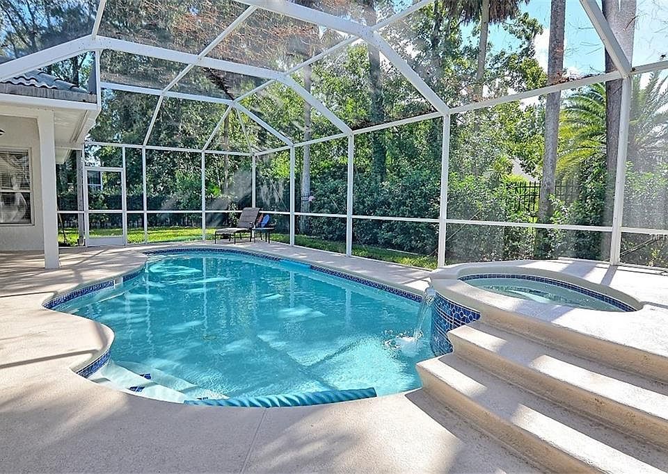 2nd image of 5321 Shoreline Cir