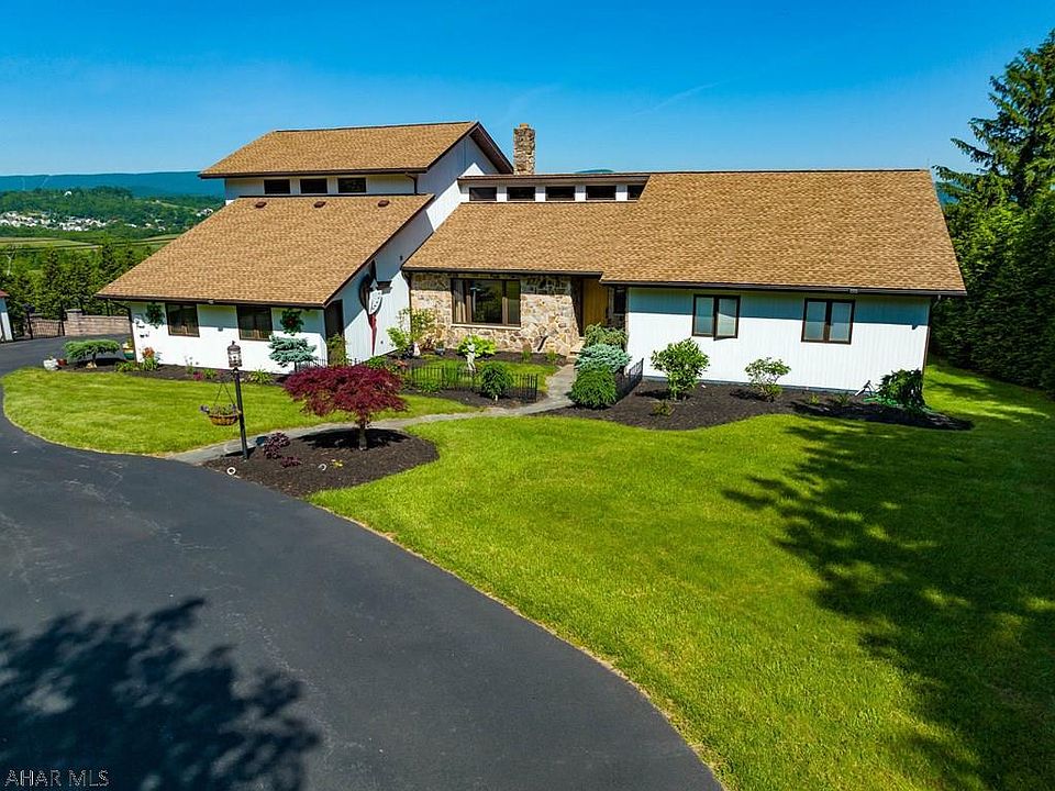 1st image of 129 Summit Dr