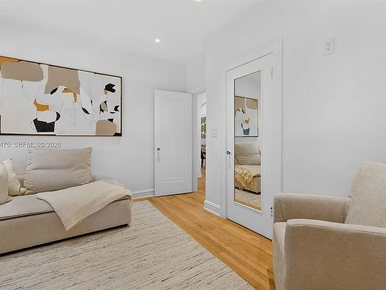 1305 Alhambra Cir — Photo 35