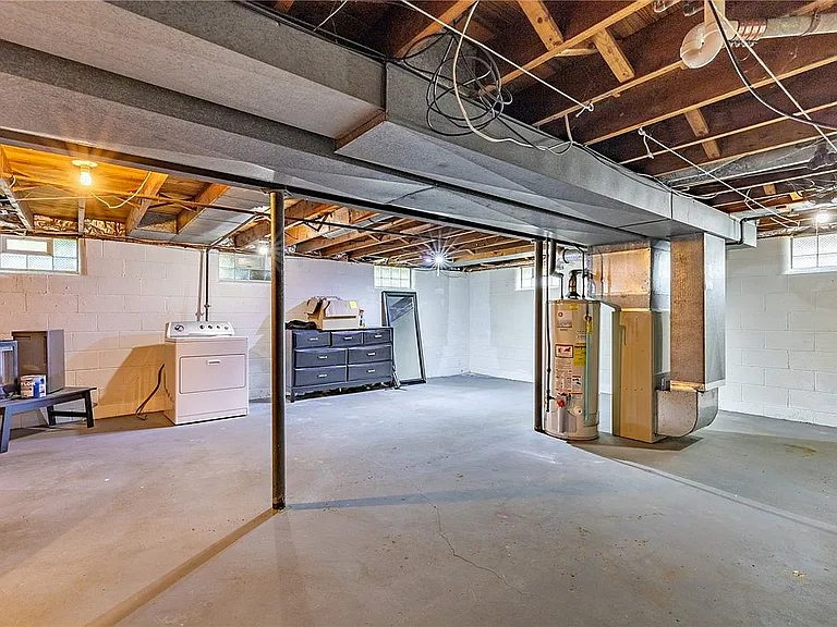 138 Clark Ave — Photo 26