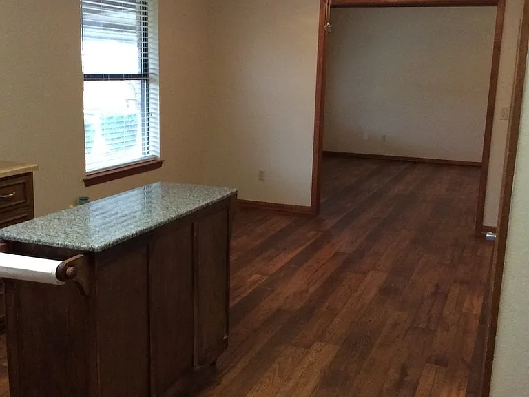 2835 Cypress Dr — Photo 2