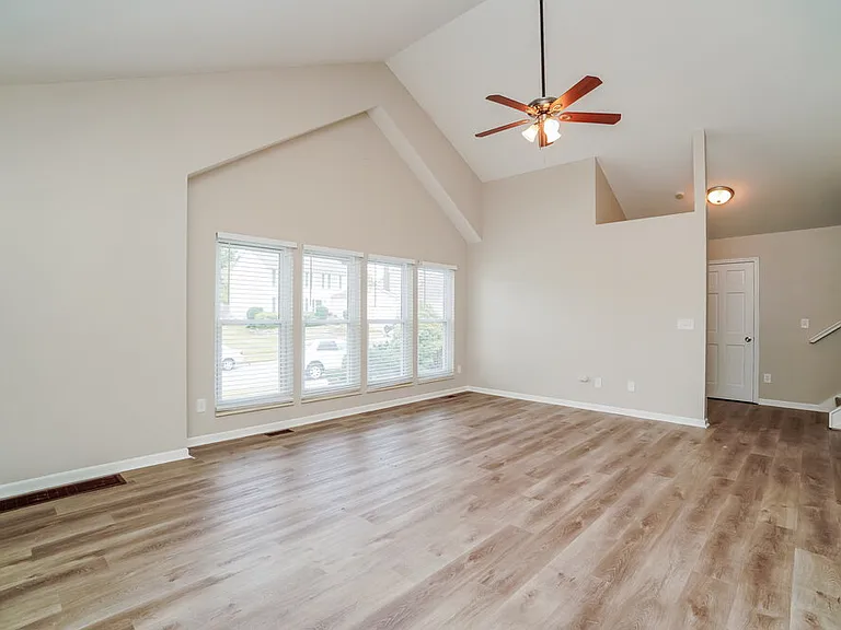 486 Rambling Brook Dr — Photo 5