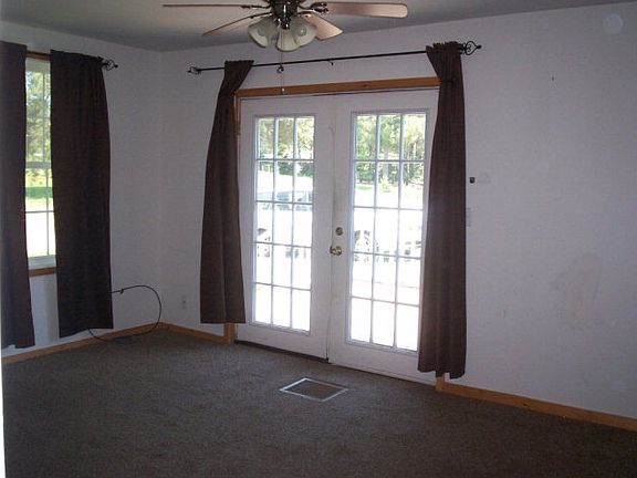 2nd image of 414 Swinyer Rd