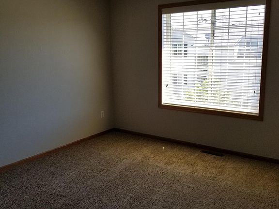 4th image of 6781 Pine Crest Trl S