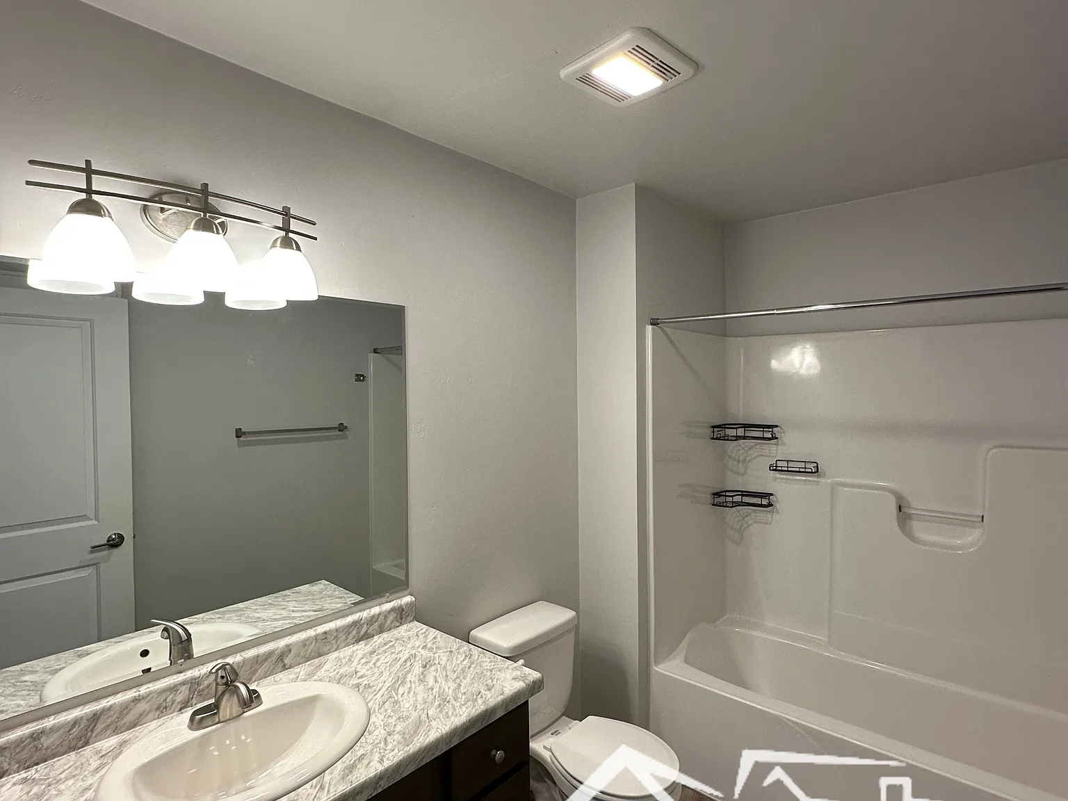 926 Superior Ave — Photo 4