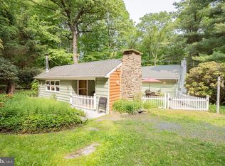 9 Woods Ln, Barto, PA 19504