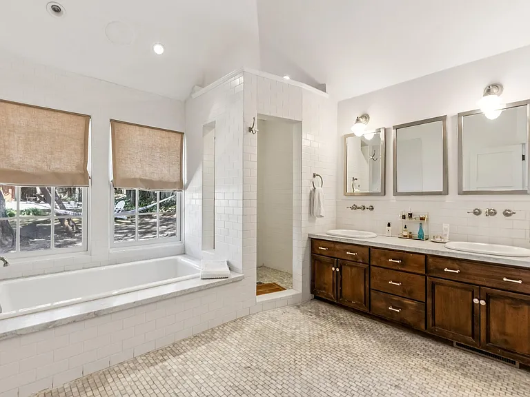 1156 Butterfield Rd — Photo 29