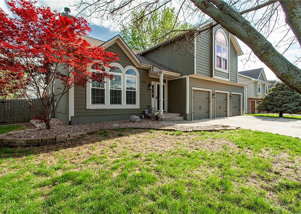 213 NE Dreamweaver Ave, Lees Summit, MO 64086 | Zillow