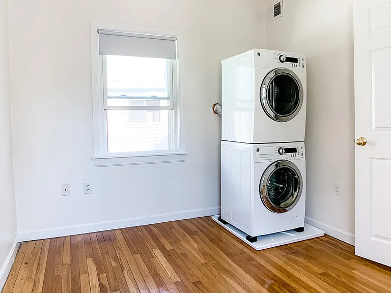 522 E 8th St #2A — Photo 10
