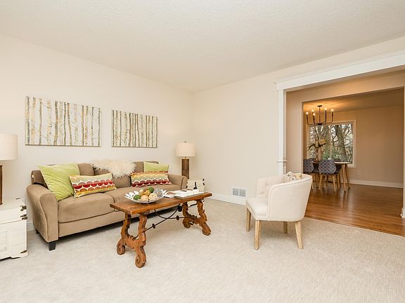 4th image of 4809 Four Seasons Dr
