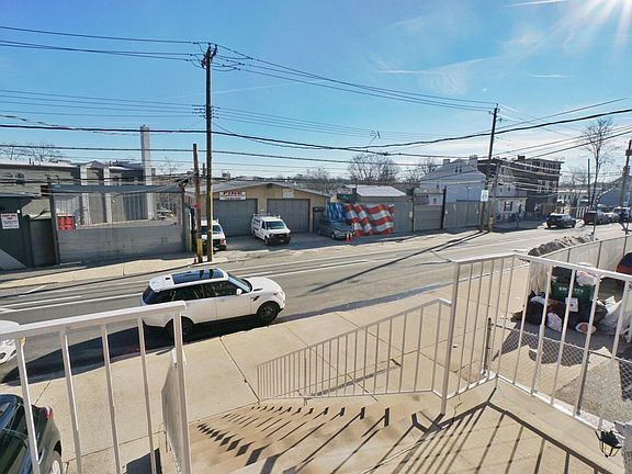 2nd image of 698 Van Duzer St APT C