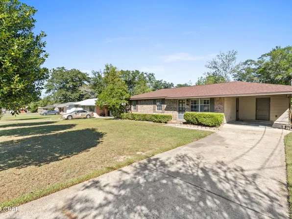 555 Davis St, Chipley, FL 32428