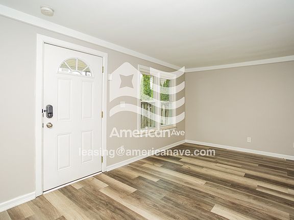 357950_003_wm_-_living_room_13399797.jpg