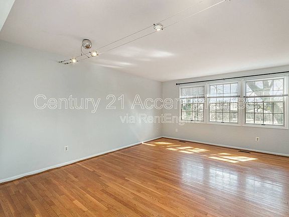 5th image of 5028 9th St S