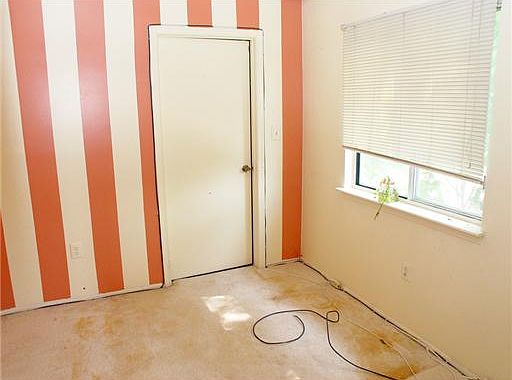 4th image of 48 Norwich Pl #46