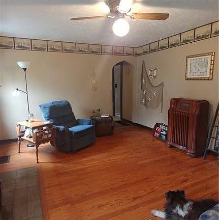 4th image of 1228 N Park Blvd