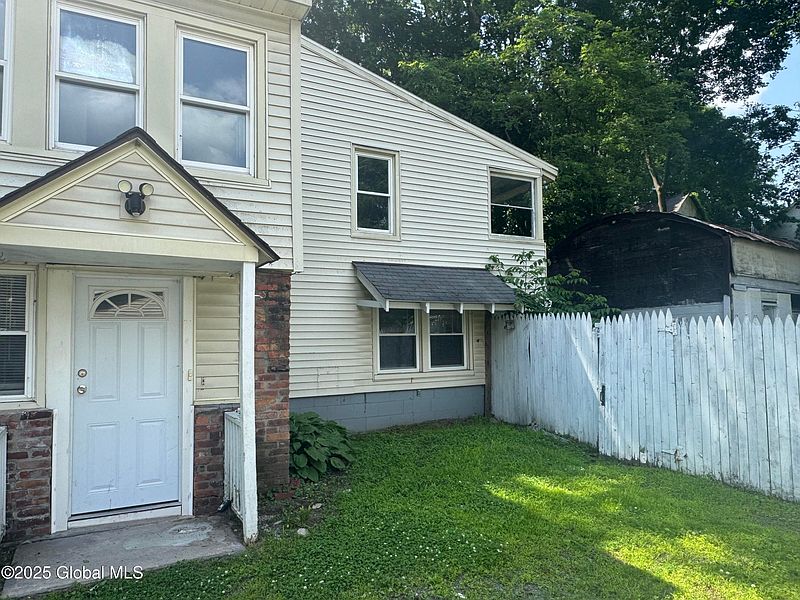 2nd image of 6 Arlington Street