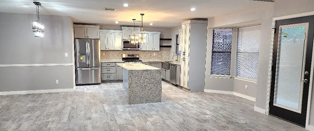 4 bed, 2496 sqft, $3,300 — Photo 2
