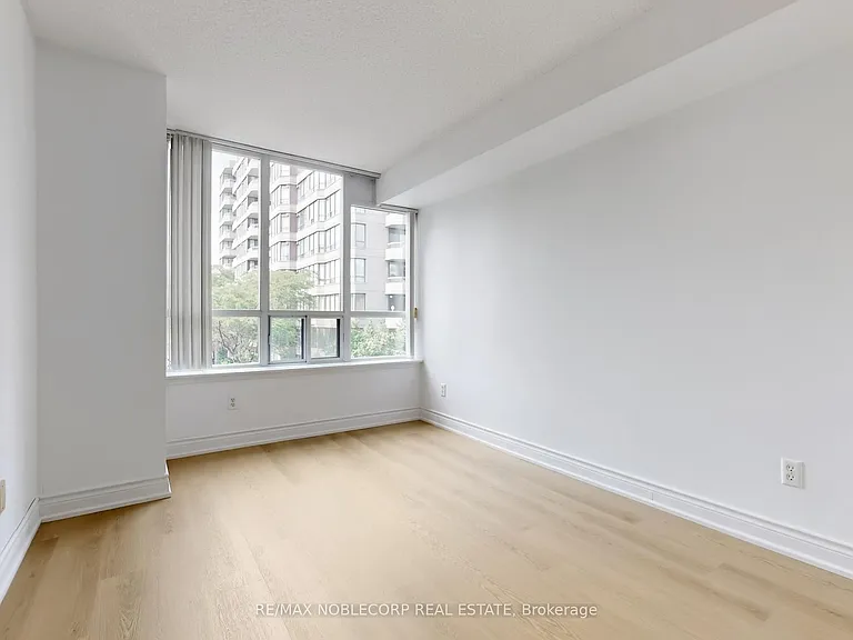 91 Townsgate Dr #312 — Photo 22
