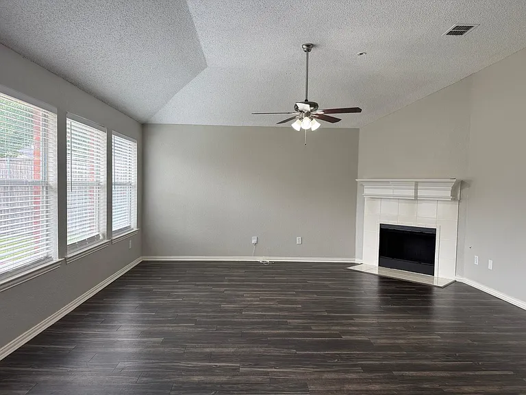 10801 Copperwood Dr — Photo 7