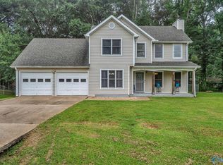 211 Backwood Trl, Hazel Green, AL 35750