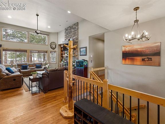 4th image of 1198 Ptarmigan Dr