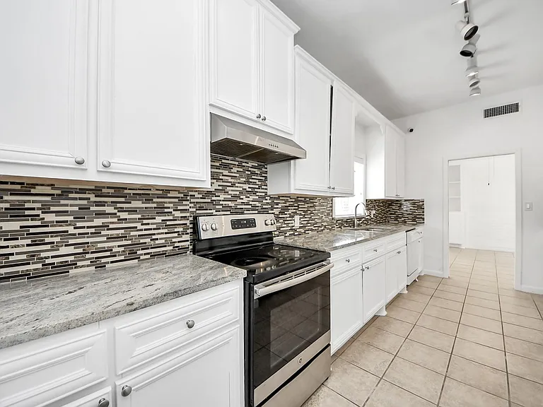 4112 Meyerwood Dr — Photo 30