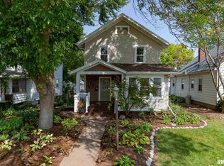 2746 E Pleasant St, Davenport, IA 52803