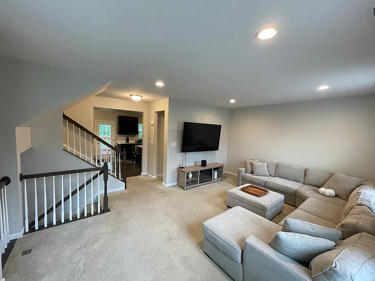 4 Wallace Rd — Photo 37