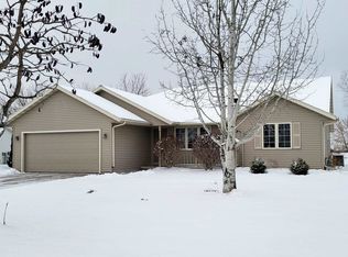 818 Chapel View Rd, Green Bay, WI 54311