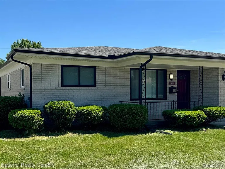 34528 Hawke Dr — Photo 23