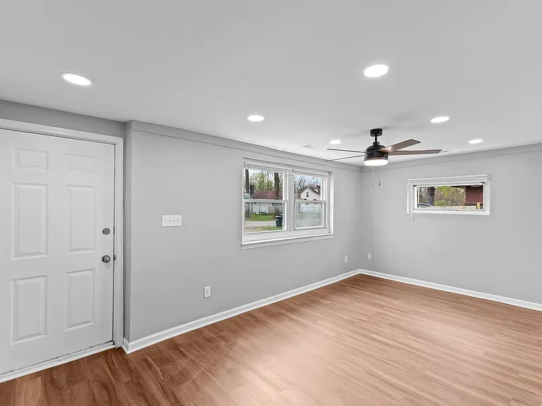 2707 Woodland Ave — Photo 2
