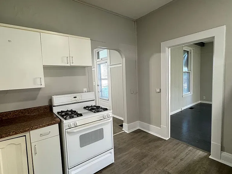 1822 Main St — Photo 4