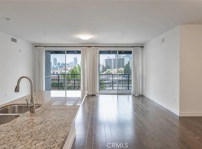 629 Traction Ave #635 — Photo 16