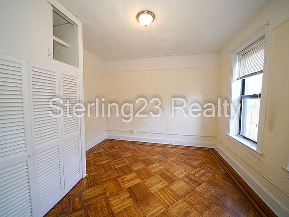 5th image of 3163 35th St APT 3
