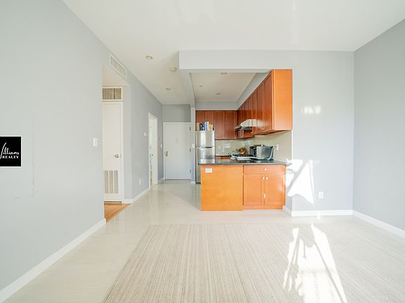 3rd image of 1551 Fulton St #2F