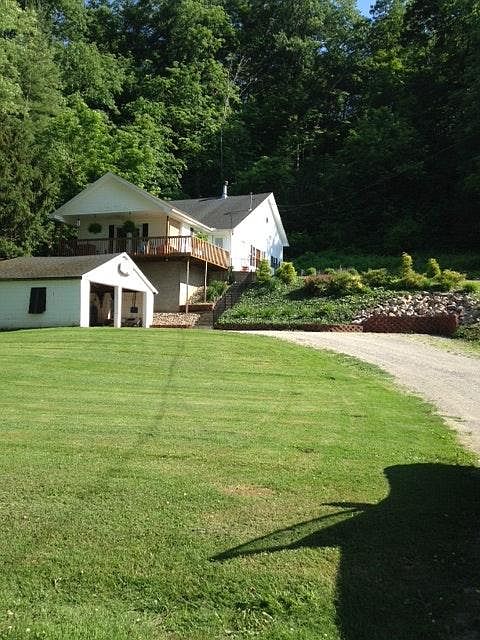 1st image of 210 Ferncliff Dr