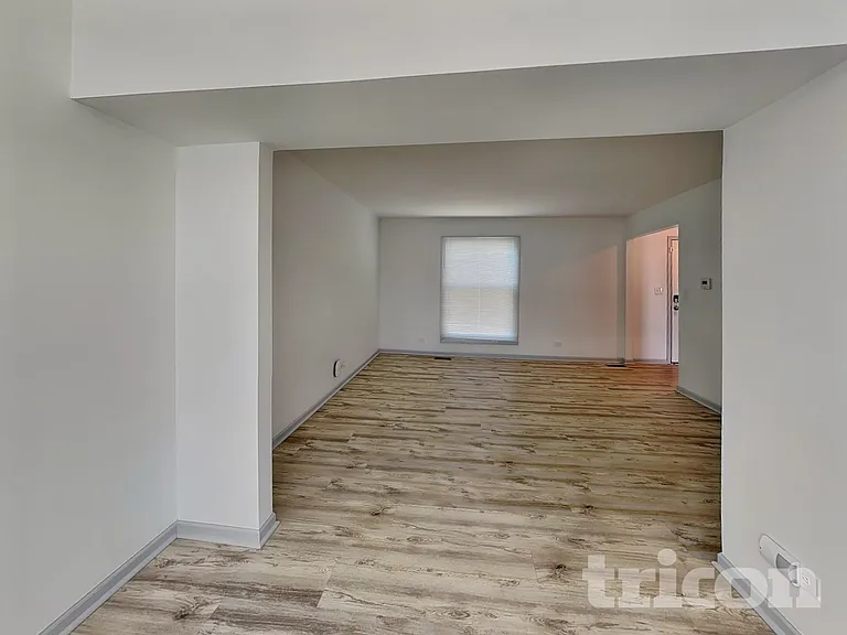 1419 Farrington Ln — Photo 5