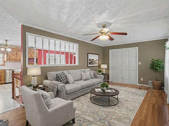 5th image of 5 Ridgewood Dr