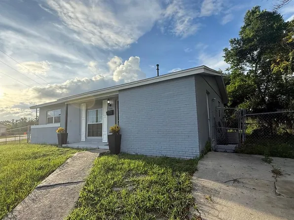 2302 E Dana Dr, Deltona, FL 32738