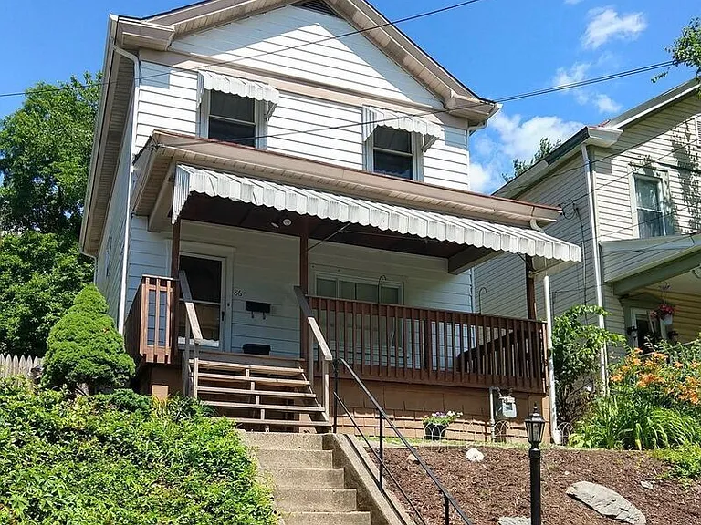 86 Oakwood Ave — Photo 1