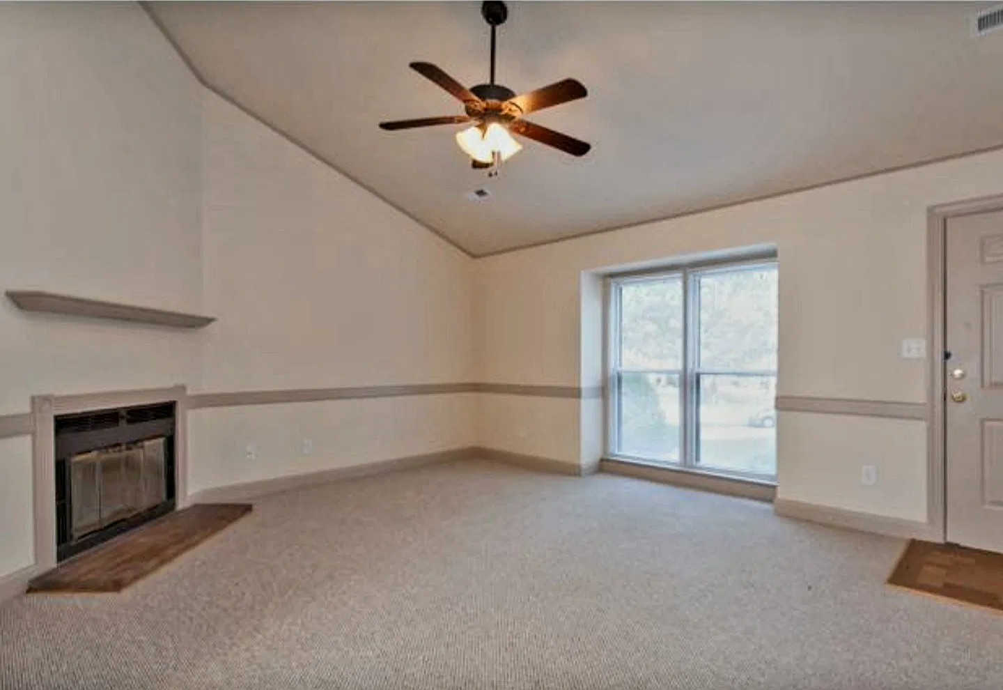 4712 Matt Dr — Photo 2